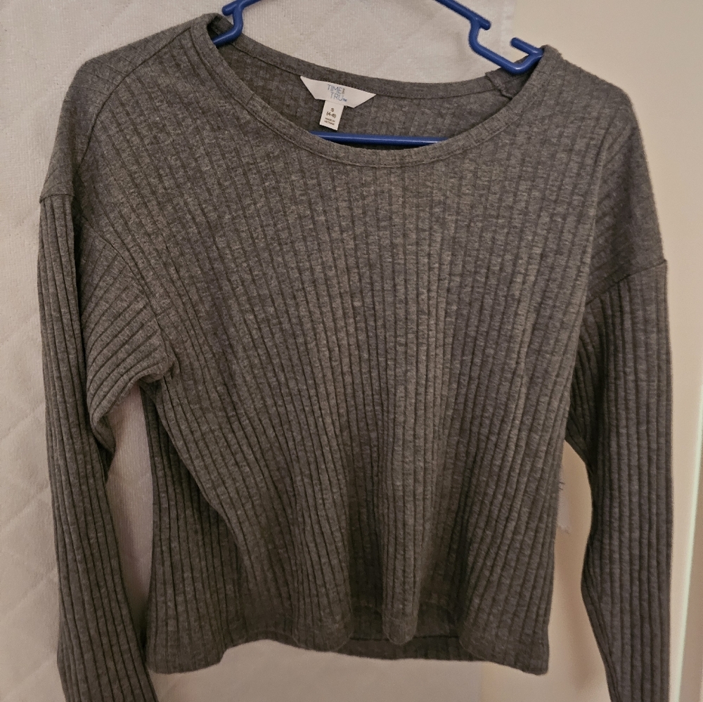 Grey long sleeve shirt